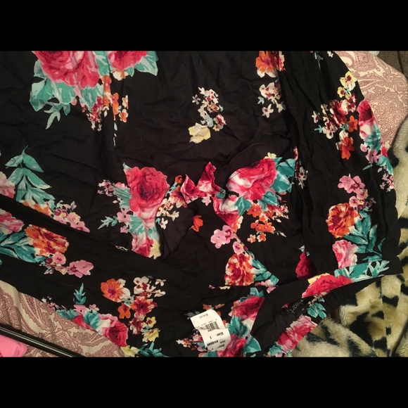 Flowy Shorts - Picture 2 of 3